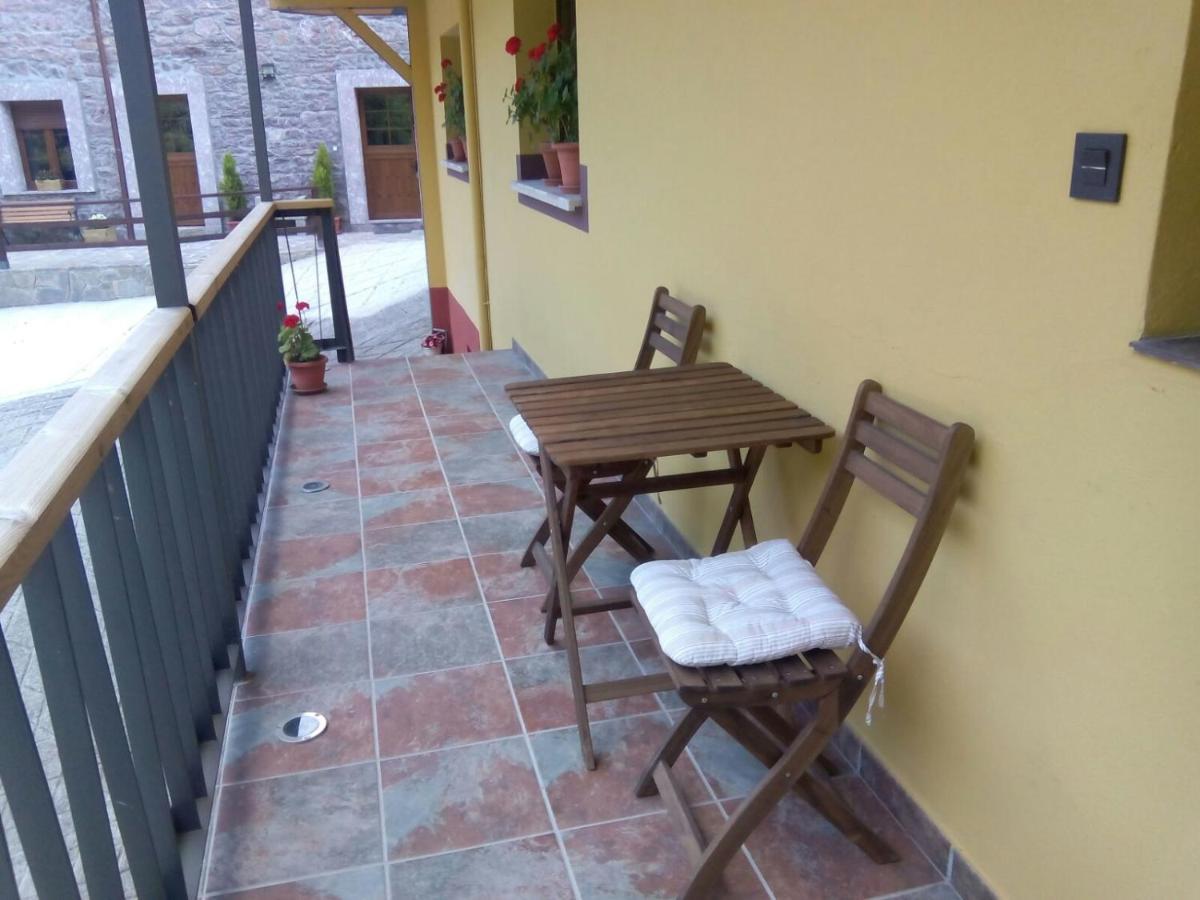 Apartamentos Rurales La Veiga La Riera  Buitenkant foto